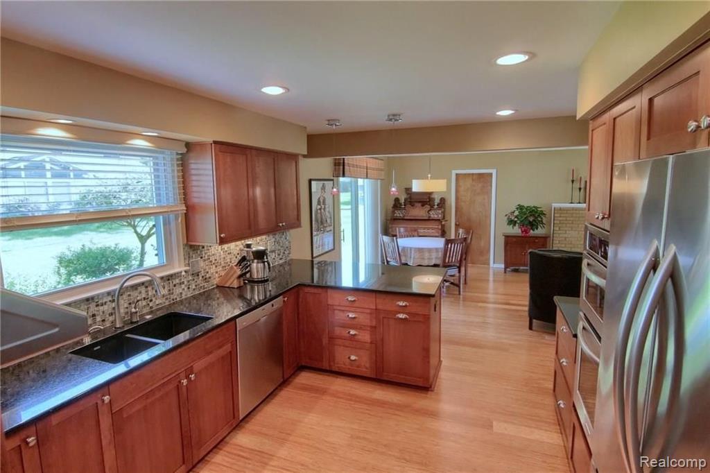 32326 Red Clover Road Farmington Hills, MI 48334 - Photo 13 of 30