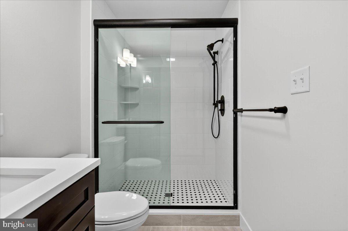 425 Asha Way, Unit 2 Harleysville, PA 19438 - Photo 9 of 21 Hall Bath- Decorated Model