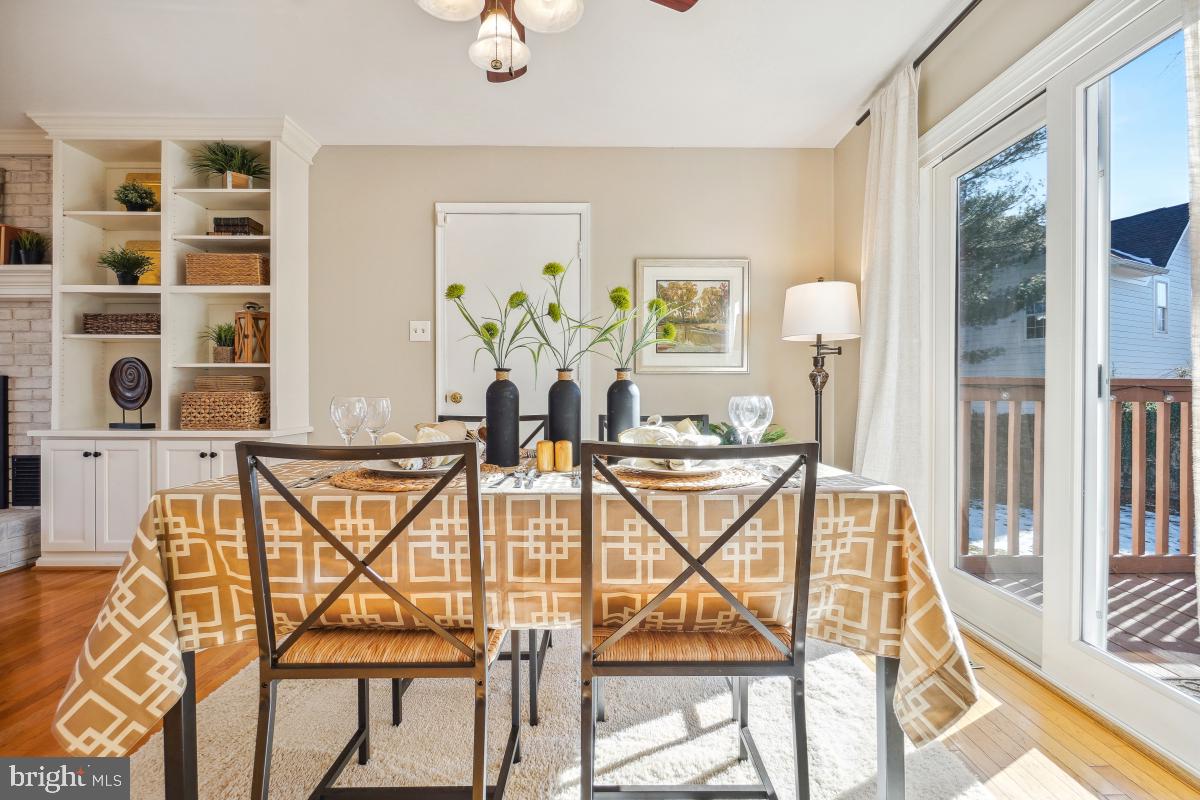 8822 Rachell Court Manassas, VA 20110 - Photo 15 of 47 Breakfast Area for Family Dining.