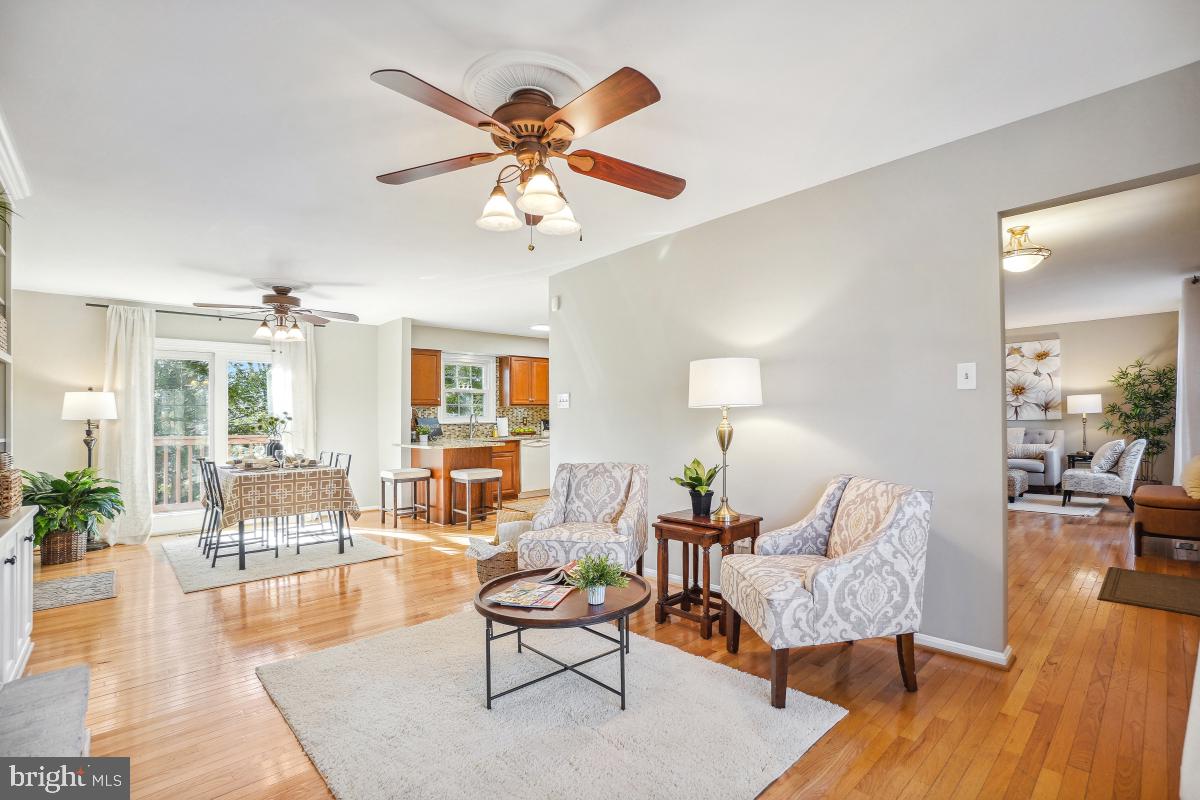 8822 Rachell Court Manassas, VA 20110 - Photo 19 of 47 Ceiling Fans
