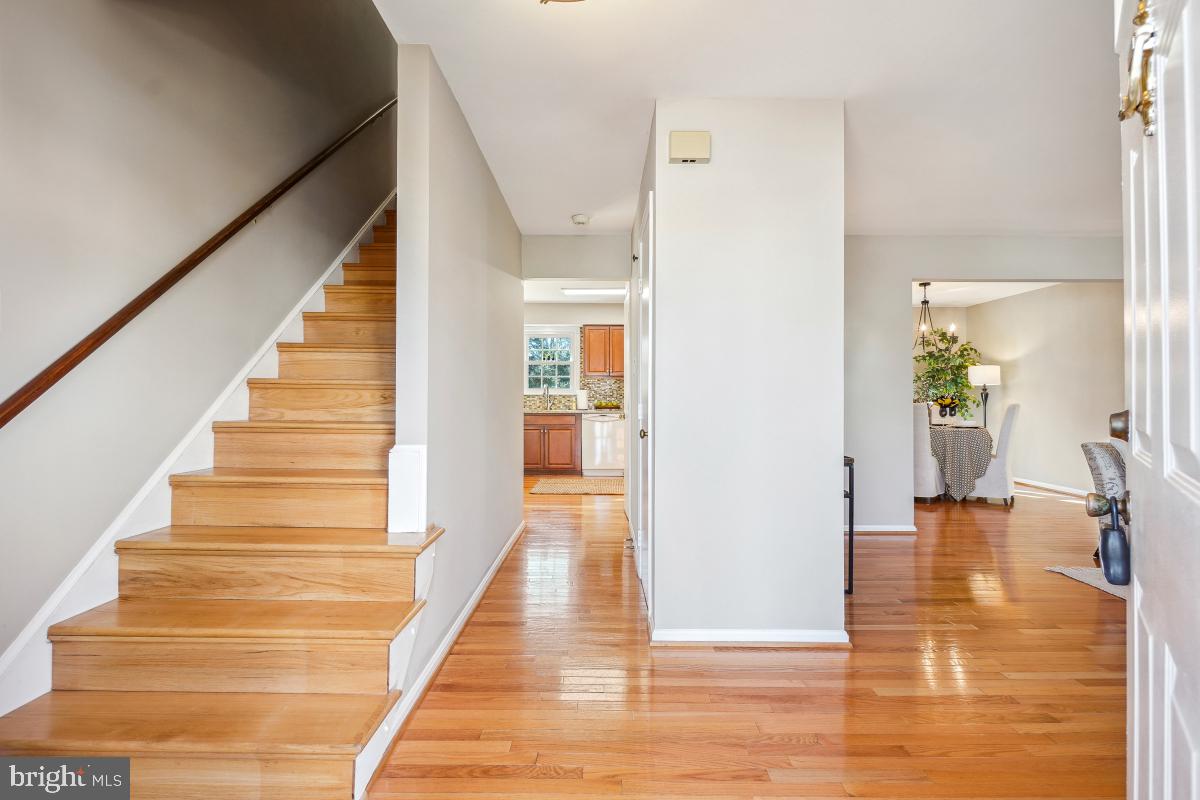 8822 Rachell Court Manassas, VA 20110 - Photo 2 of 47 Gorgeous Hardwood, Abundant Sunlight