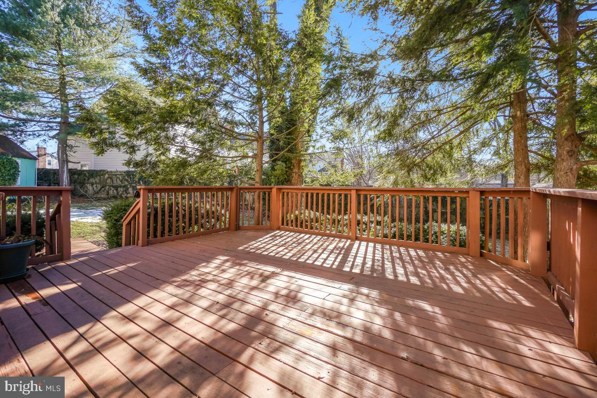 8822 Rachell Court Manassas, VA 20110 - Photo 38 of 47 Three Level Deck