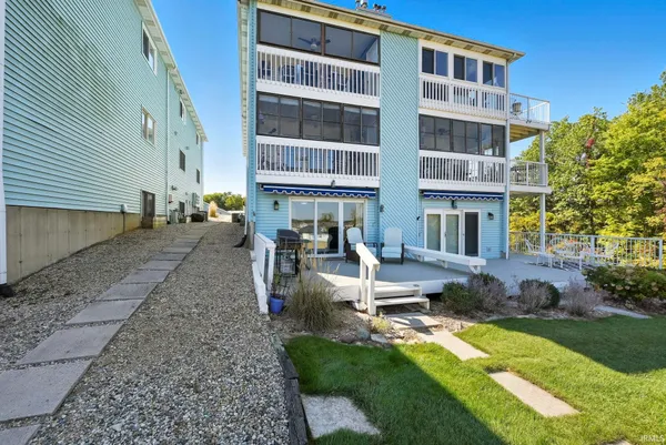 $350,000 | 200 325th Lake, Unit A1, Angola, IN 46703