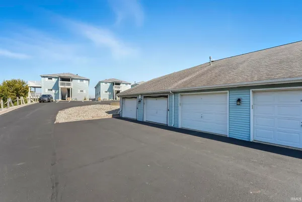 $350,000 | 200 325th Lake, Unit A1, Angola, IN 46703