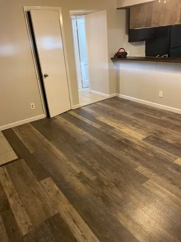 $1,250 | 300 Canion Street, Unit B, Austin, TX 78752