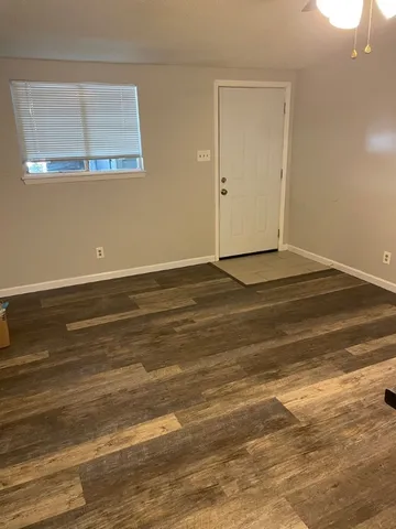 $1,250 | 300 Canion Street, Unit B, Austin, TX 78752