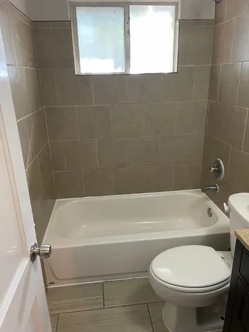 $1,250 | 300 Canion Street, Unit B, Austin, TX 78752