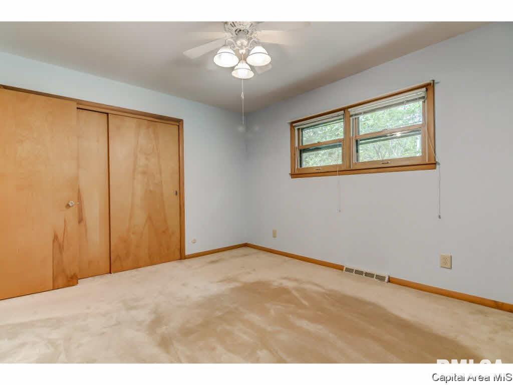 7100 Garden View Lane Springfield, IL 62712 - Photo 17 of 36