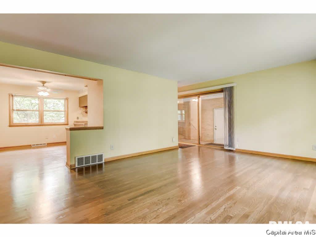7100 Garden View Lane Springfield, IL 62712 - Photo 3 of 36