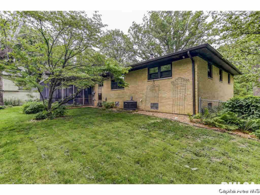 7100 Garden View Lane Springfield, IL 62712 - Photo 34 of 36