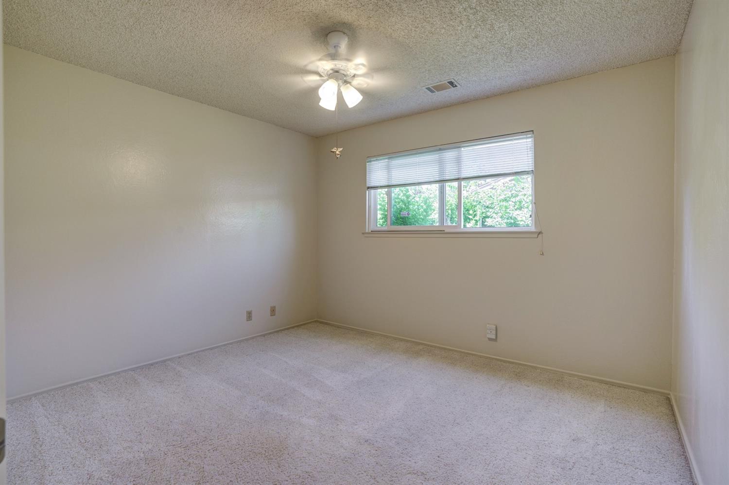 831 Redwood Lane Lemoore, CA 93245 - Photo 15 of 25