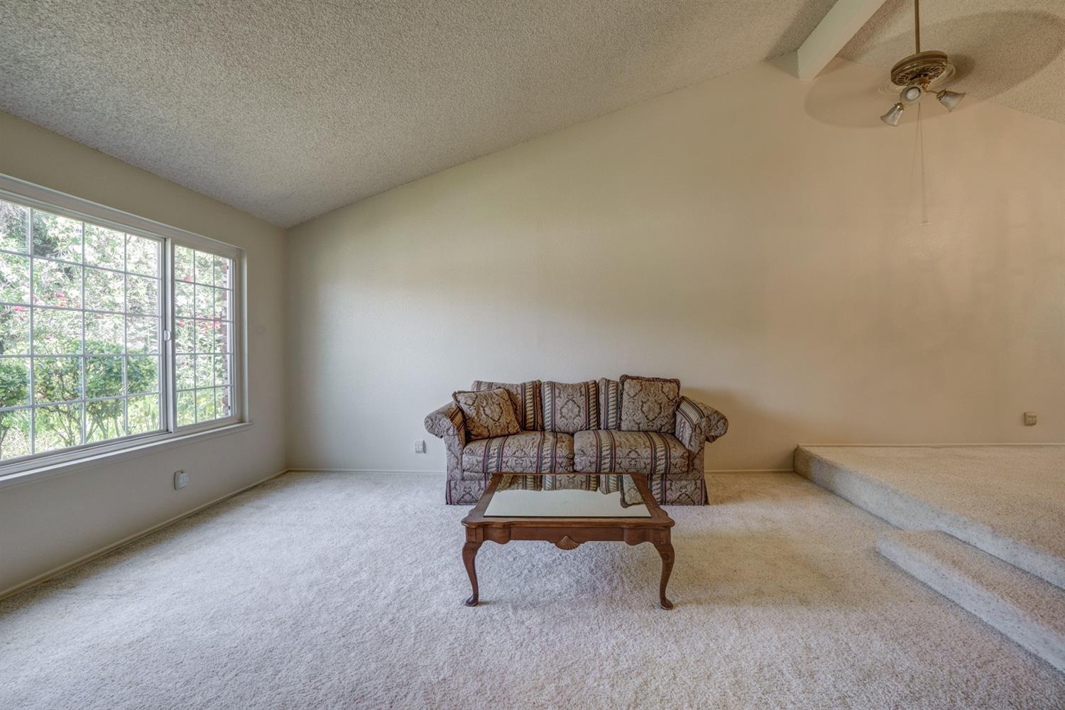 831 Redwood Lane Lemoore, CA 93245 - Photo 4 of 25