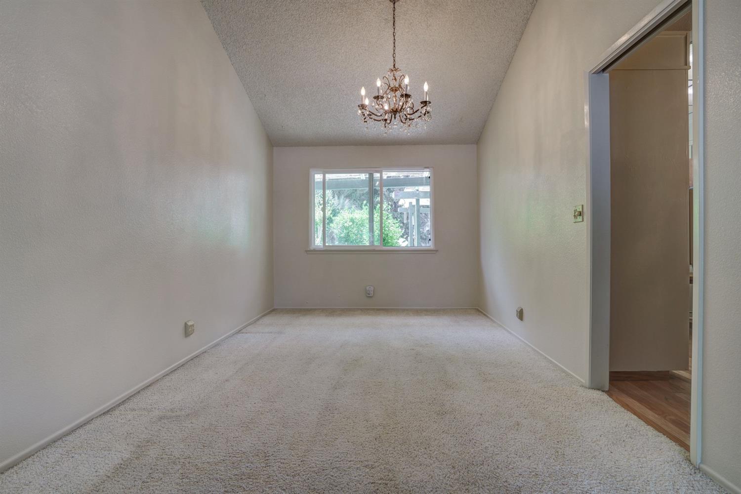 831 Redwood Lane Lemoore, CA 93245 - Photo 6 of 25