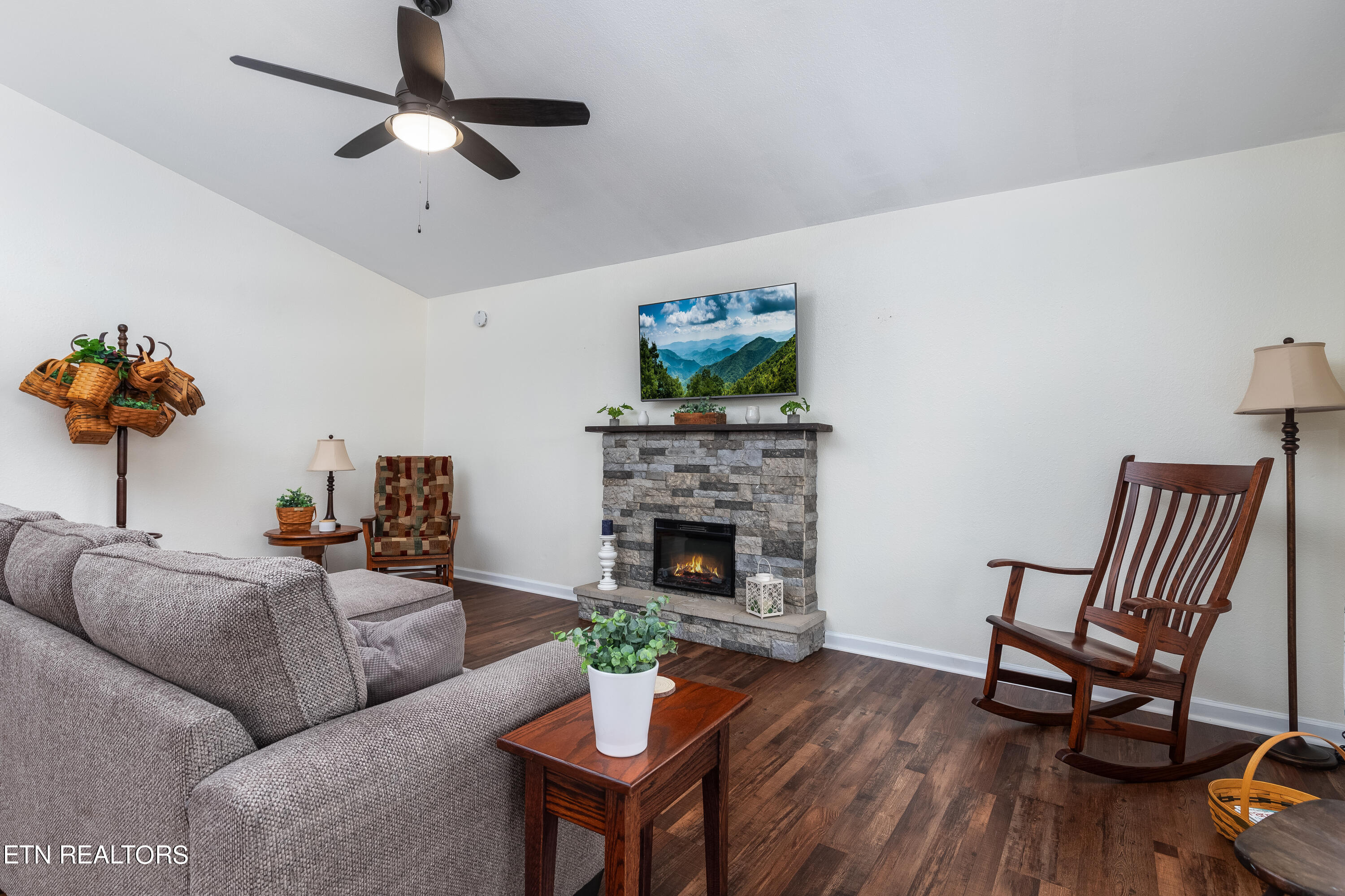 1342 Hodges Bend Road Sevierville, TN 37876 - Photo 11 of 52 10