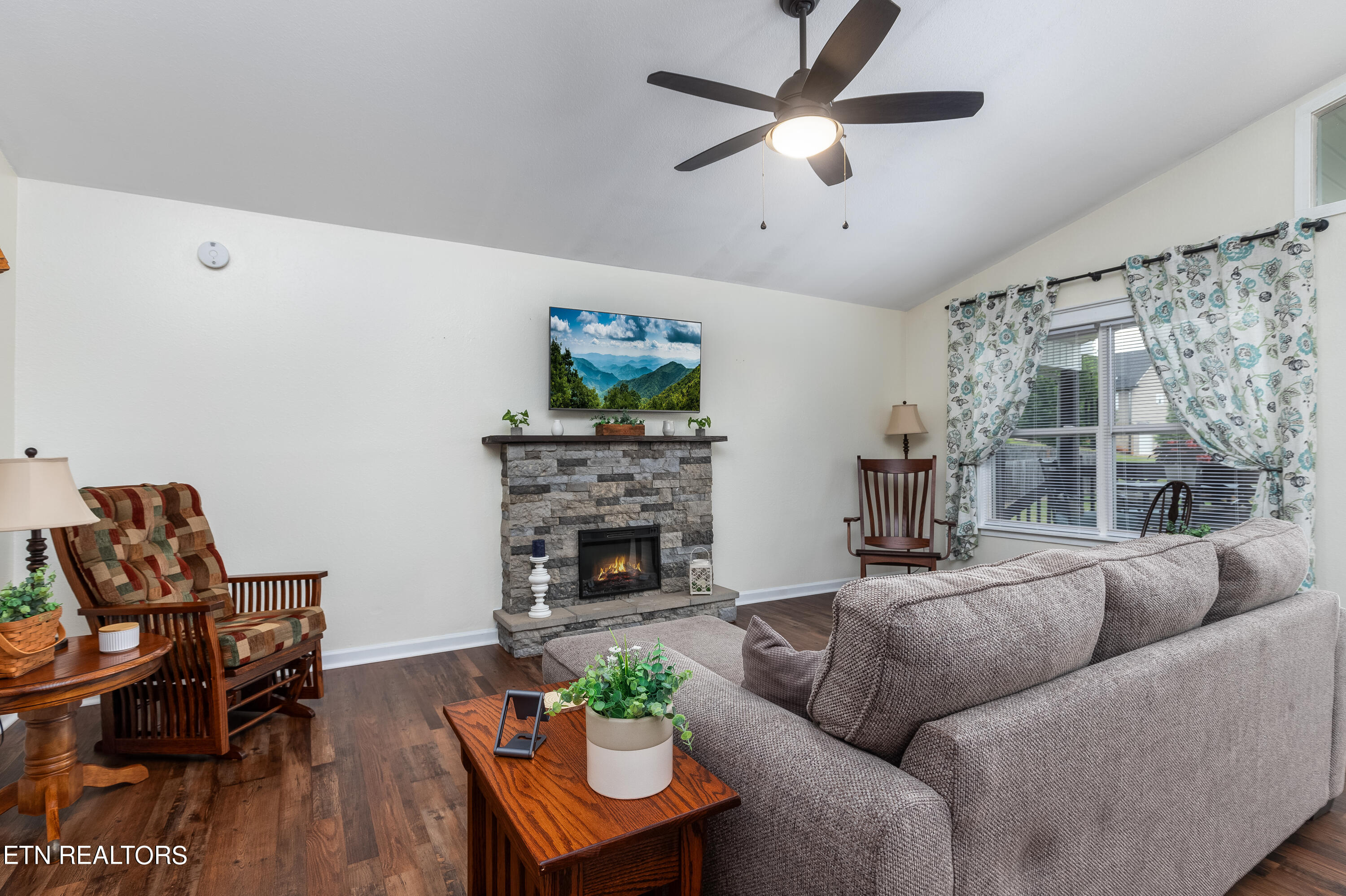 1342 Hodges Bend Road Sevierville, TN 37876 - Photo 9 of 52 08