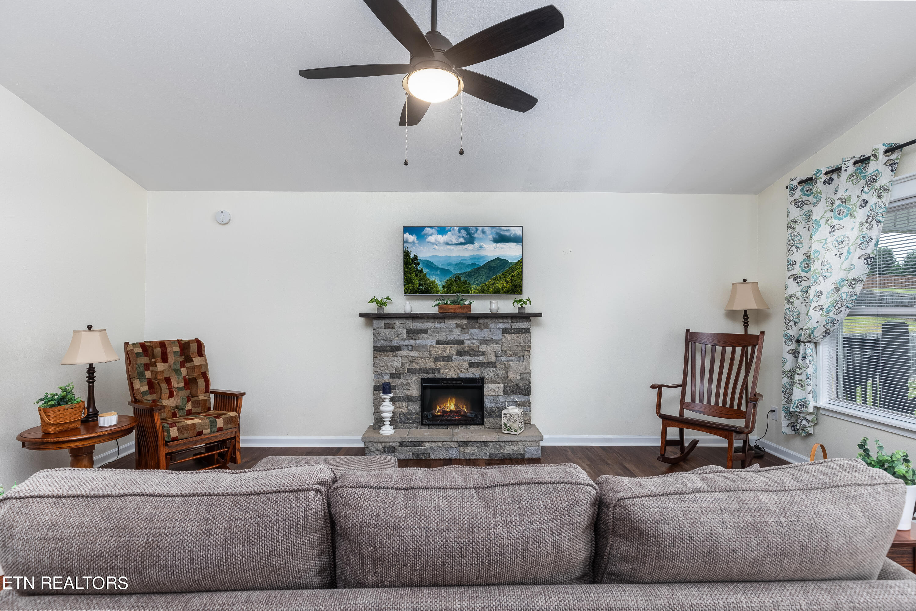 1342 Hodges Bend Road Sevierville, TN 37876 - Photo 10 of 52 09