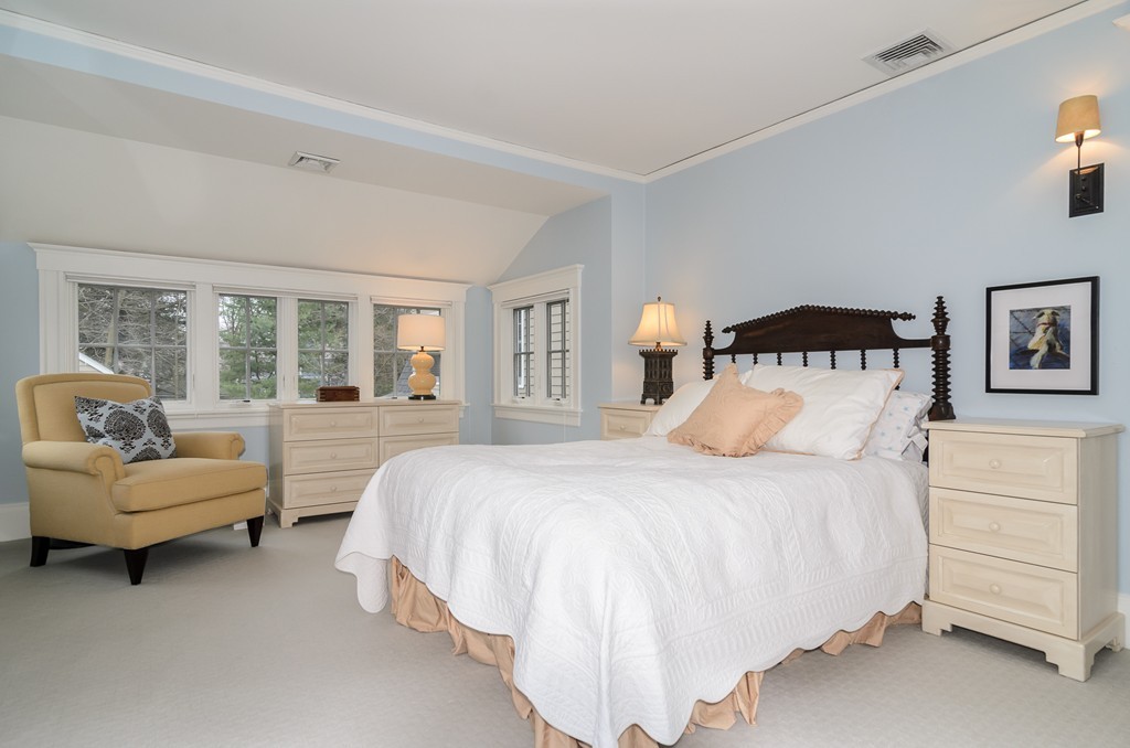 32 Croton Street Wellesley, MA 02481 - Photo 17 of 28 Gallery Image 17
