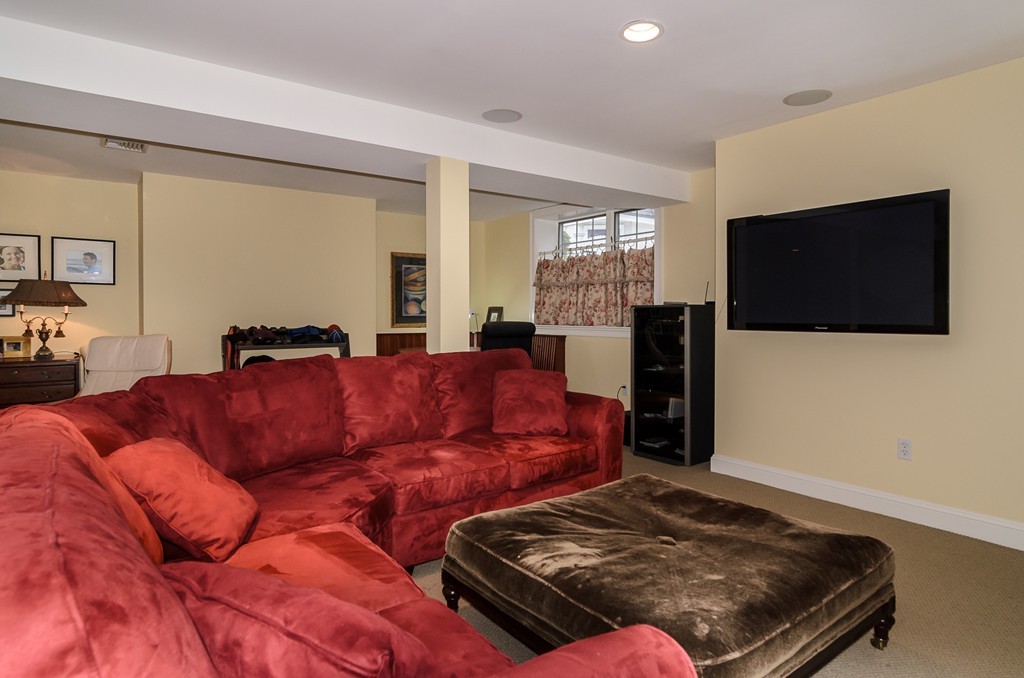 32 Croton Street Wellesley, MA 02481 - Photo 20 of 28 Gallery Image 20