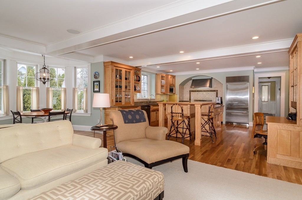 32 Croton Street Wellesley, MA 02481 - Photo 9 of 28 Gallery Image 9