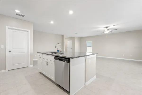 $2,750 | 31603 Barrel Wave Way, Wesley Chapel, FL 33545