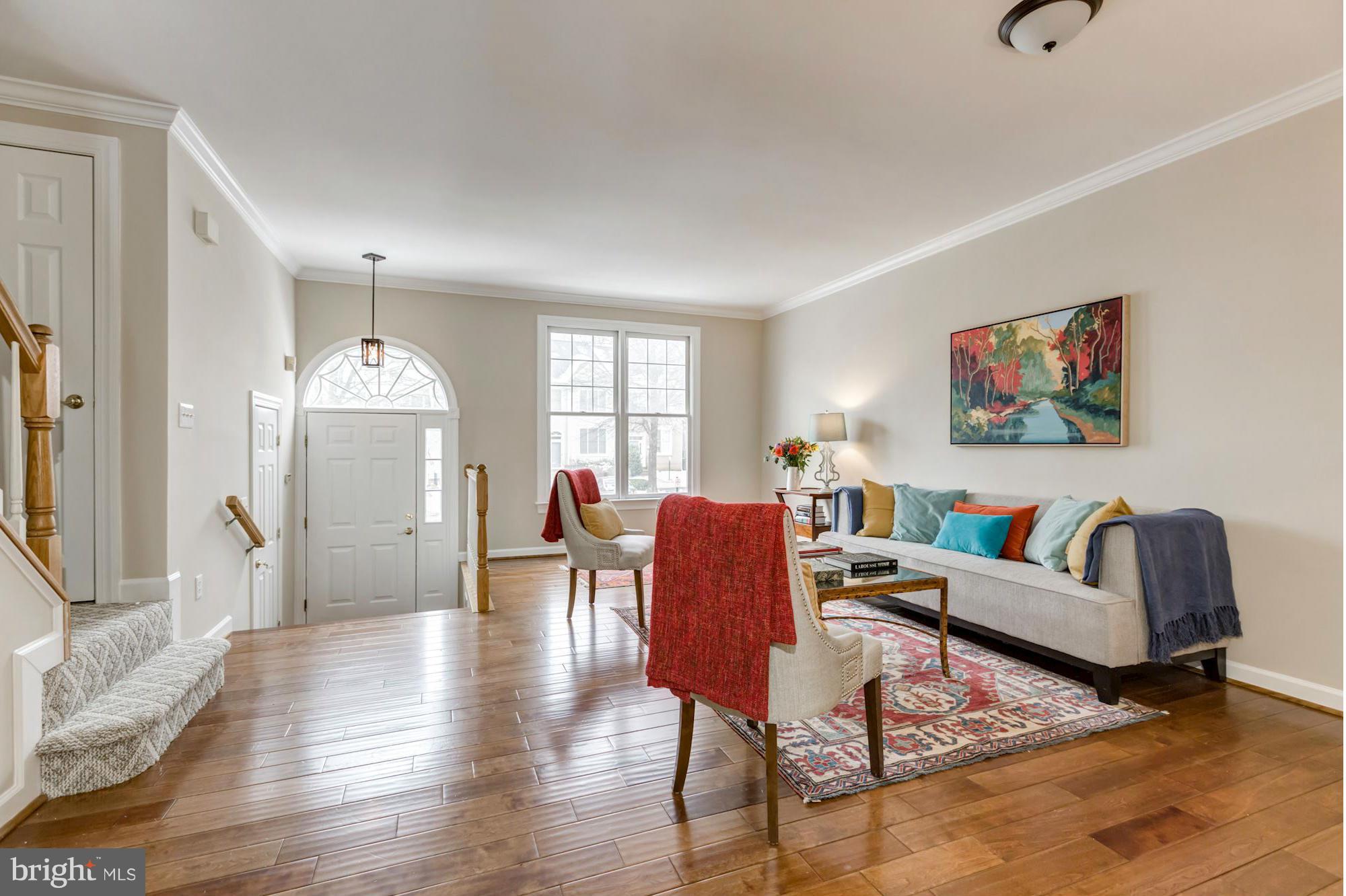3645 Ransom Place Alexandria, VA 22306 - Photo 2 of 30 Entrance/Living Room