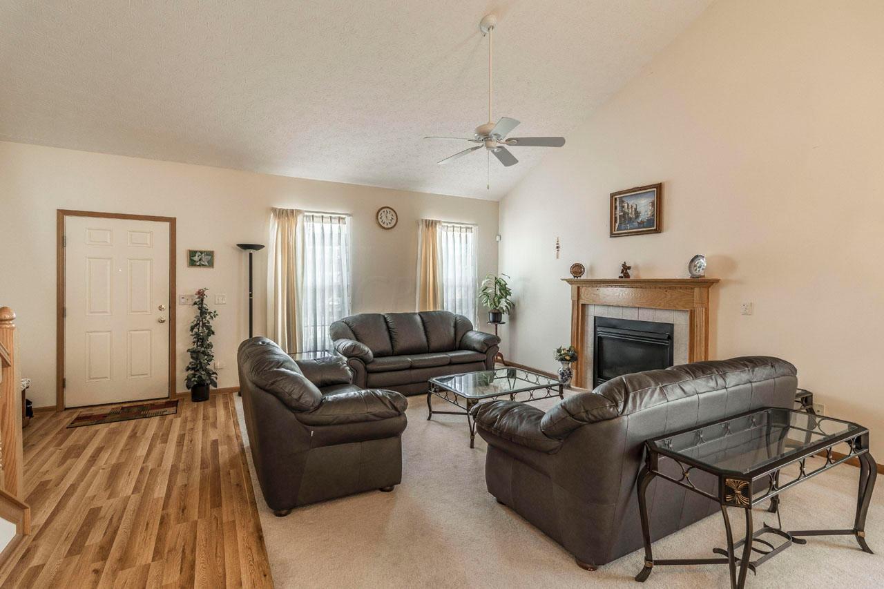 3093 Splitrock Road Columbus, OH 43221 - Photo 3 of 22 Gallery Image 3