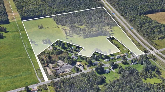 $1,000,000 | 6966 East Taft Road, East Syracuse, NY 13057