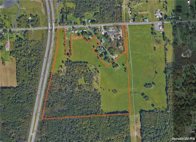 $1,000,000 | 6966 East Taft Road, East Syracuse, NY 13057