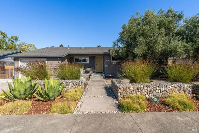$1,795,000 | 804 Josephine Lane, Healdsburg, CA 95448