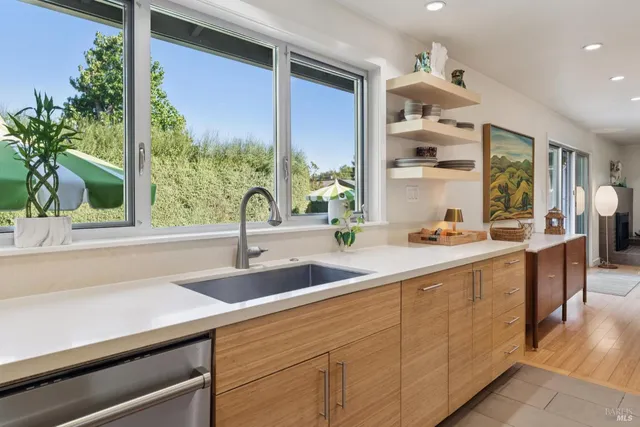 $1,795,000 | 804 Josephine Lane, Healdsburg, CA 95448