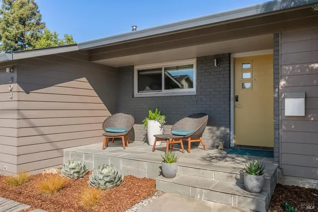 $1,795,000 | 804 Josephine Lane, Healdsburg, CA 95448