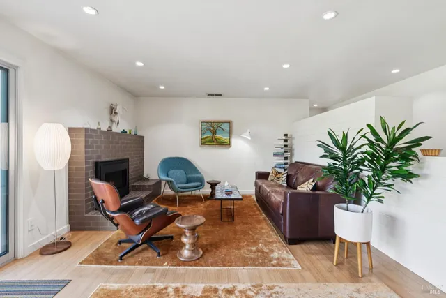 $1,795,000 | 804 Josephine Lane, Healdsburg, CA 95448