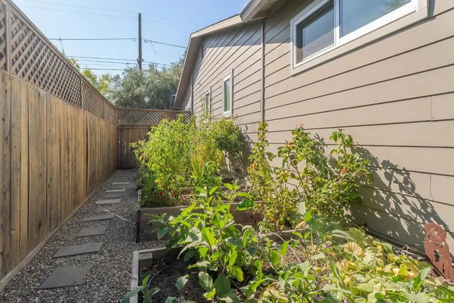 $1,795,000 | 804 Josephine Lane, Healdsburg, CA 95448