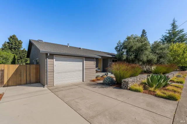 $1,795,000 | 804 Josephine Lane, Healdsburg, CA 95448