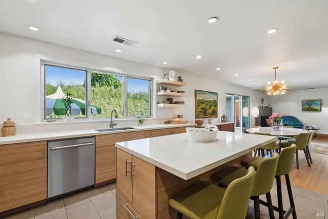 $1,795,000 | 804 Josephine Lane, Healdsburg, CA 95448