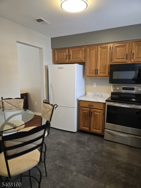 147 Mockingbird Court Three Bridges, NJ 08887 - Photo 2 of 9