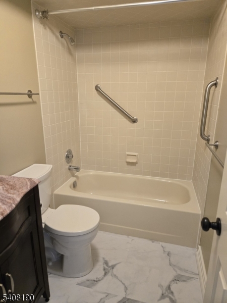 147 Mockingbird Court Three Bridges, NJ 08887 - Photo 3 of 9