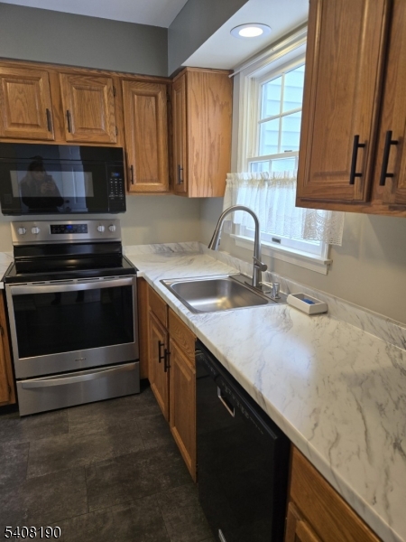 147 Mockingbird Court Three Bridges, NJ 08887 - Photo 4 of 9