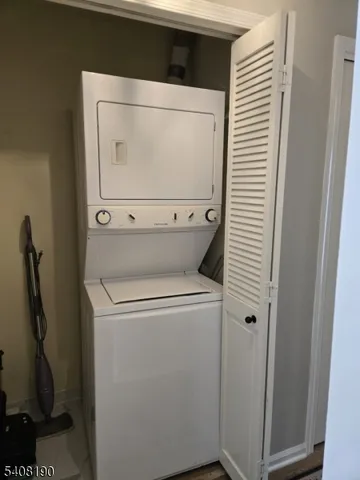 $2,100 | 147 Mockingbird Court, Three Bridges, NJ 08887