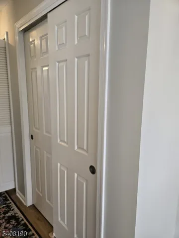 $2,100 | 147 Mockingbird Court, Three Bridges, NJ 08887