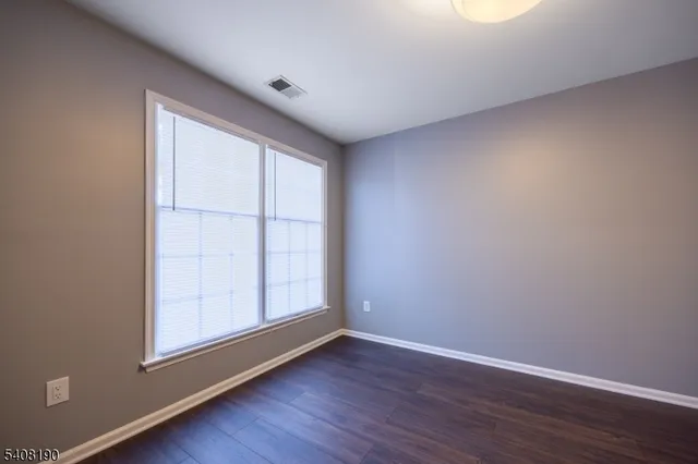 $2,100 | 147 Mockingbird Court, Three Bridges, NJ 08887