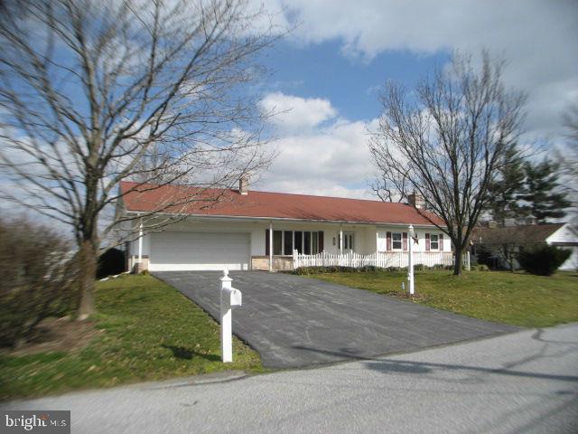 23 Hilltop Road Lititz, PA 17543 - Photo 1 of 29