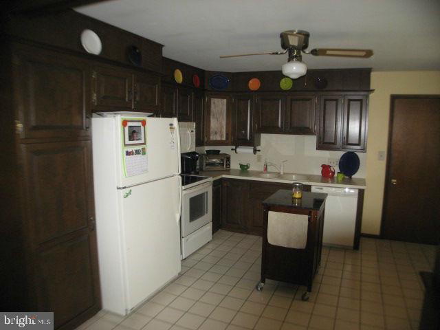 23 Hilltop Road Lititz, PA 17543 - Photo 3 of 29