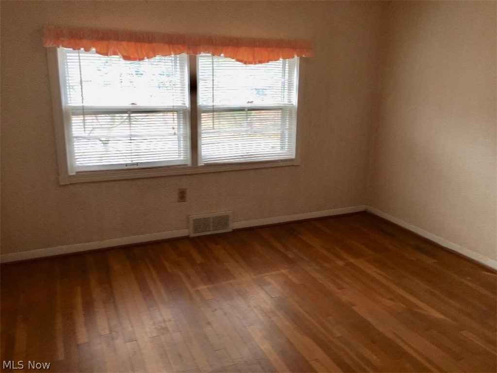 3606 Langton Road Cleveland, OH 44121 - Photo 10 of 13