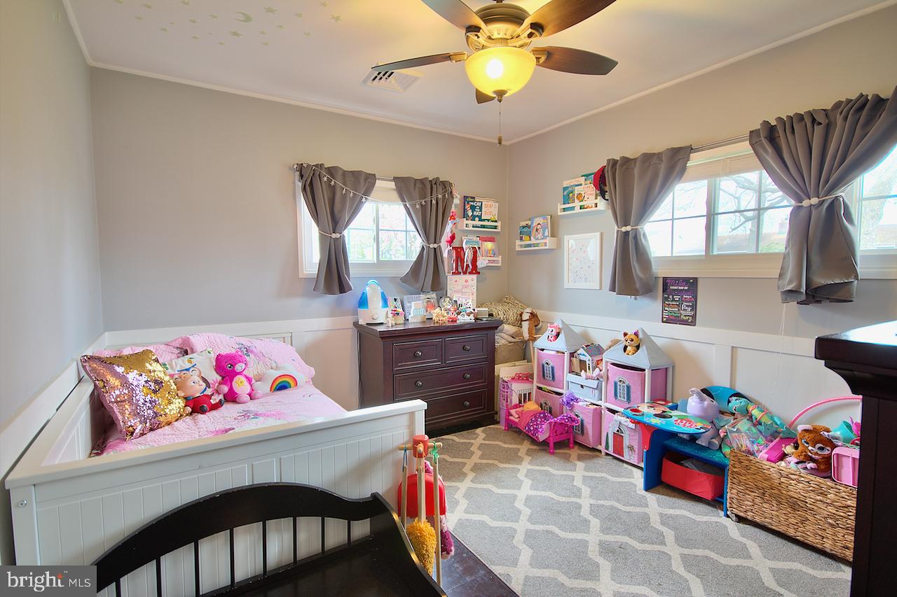 68 Valley Road Levittown, PA 19057 - Photo 12 of 16 Gallery Image 12