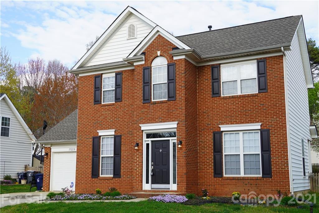 15220 Leslie Brooke Road Huntersville, NC 28078 - Photo 3 of 20 a front view of a house