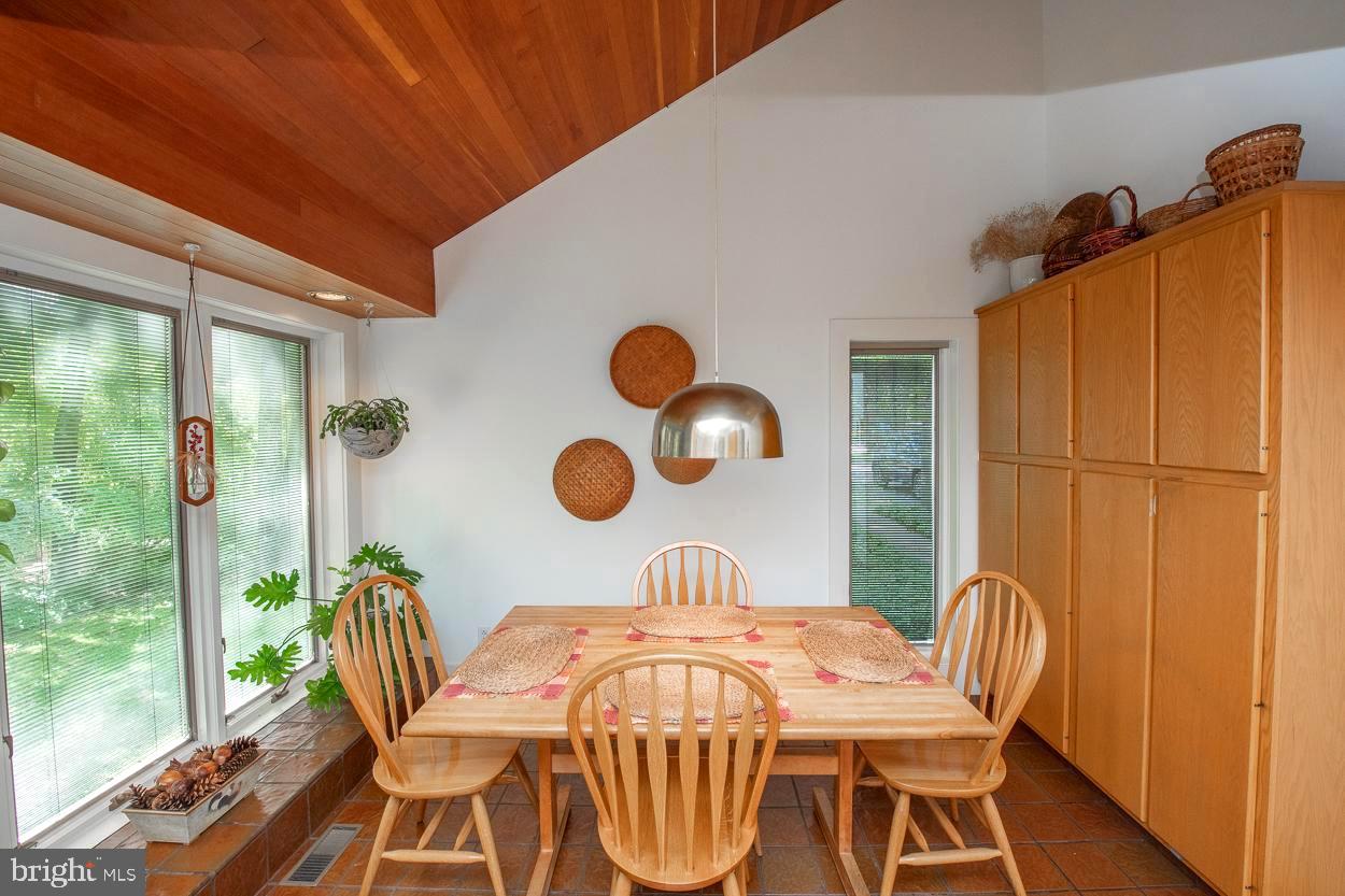 5 Timber Fare Spring Spring House, PA 19477 - Photo 21 of 63 Breakfast room