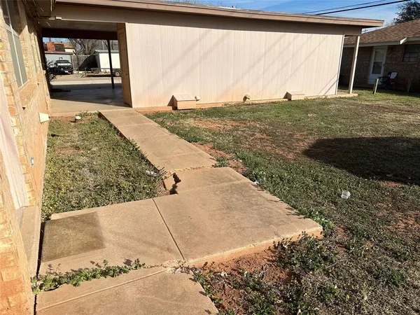 $1,250 | 4811 South 6th Street, Abilene, TX 79605