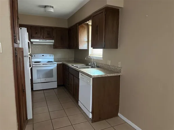 $1,250 | 4811 South 6th Street, Abilene, TX 79605