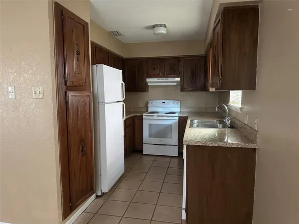 $1,250 | 4811 South 6th Street, Abilene, TX 79605